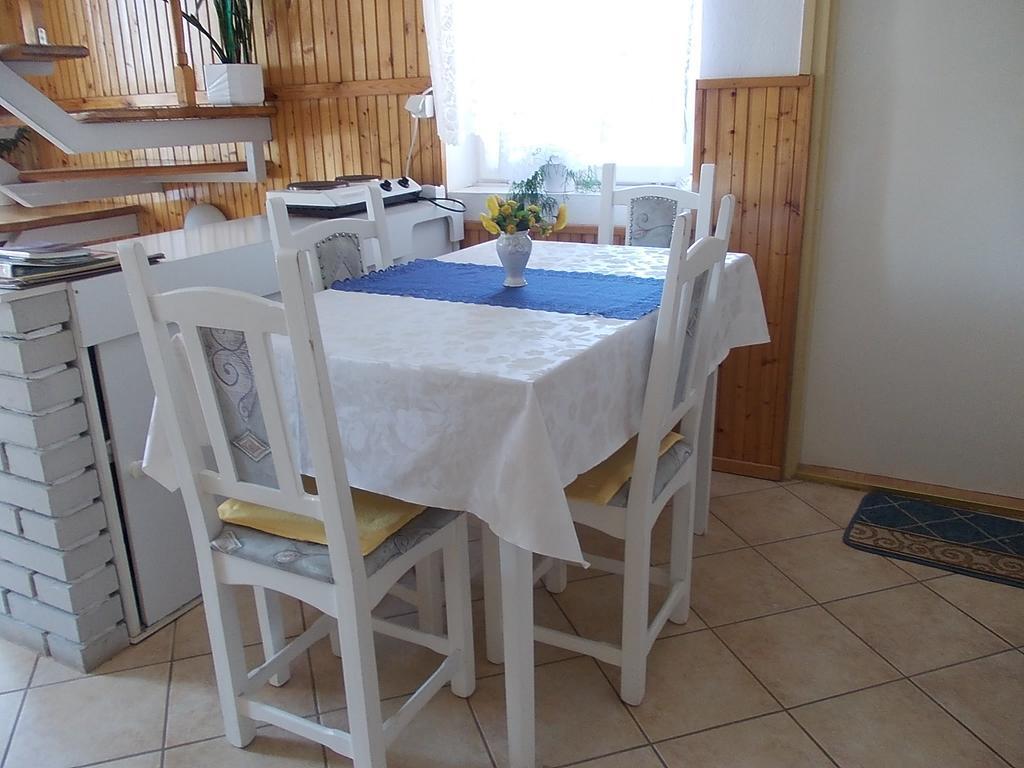 Judit Vendeghaz Heviz Room photo