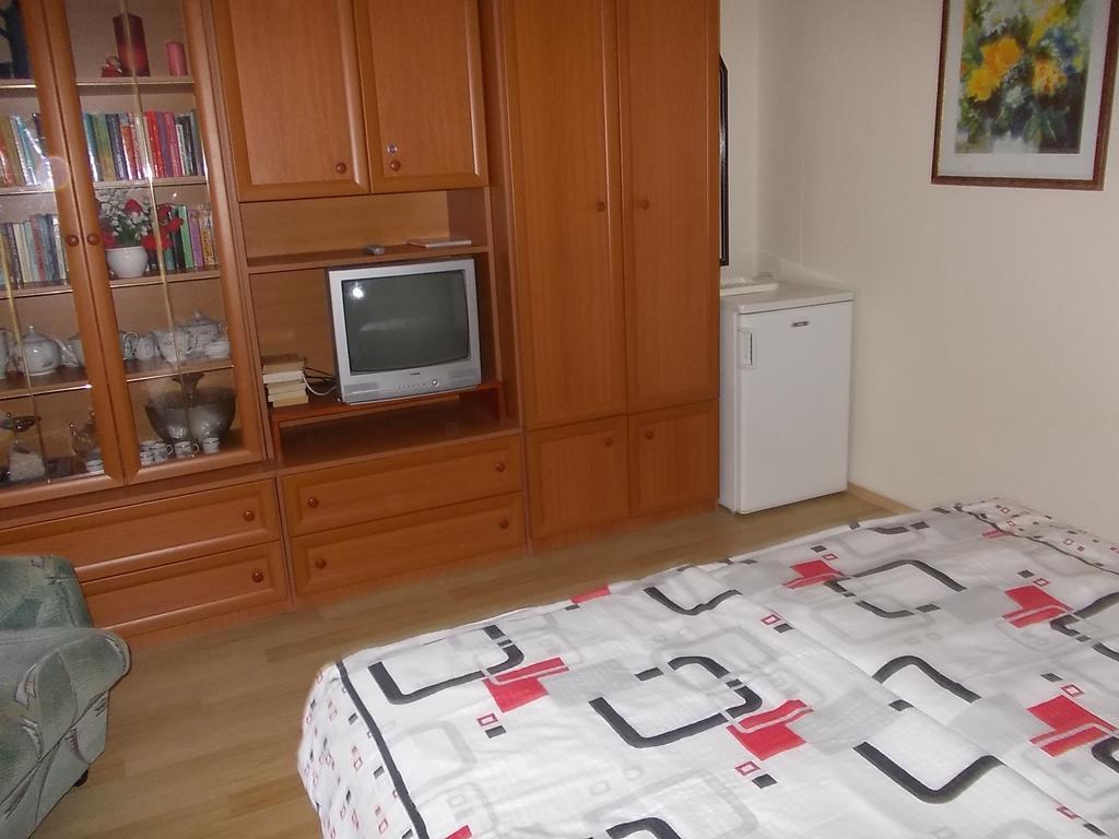 Judit Vendeghaz Heviz Room photo