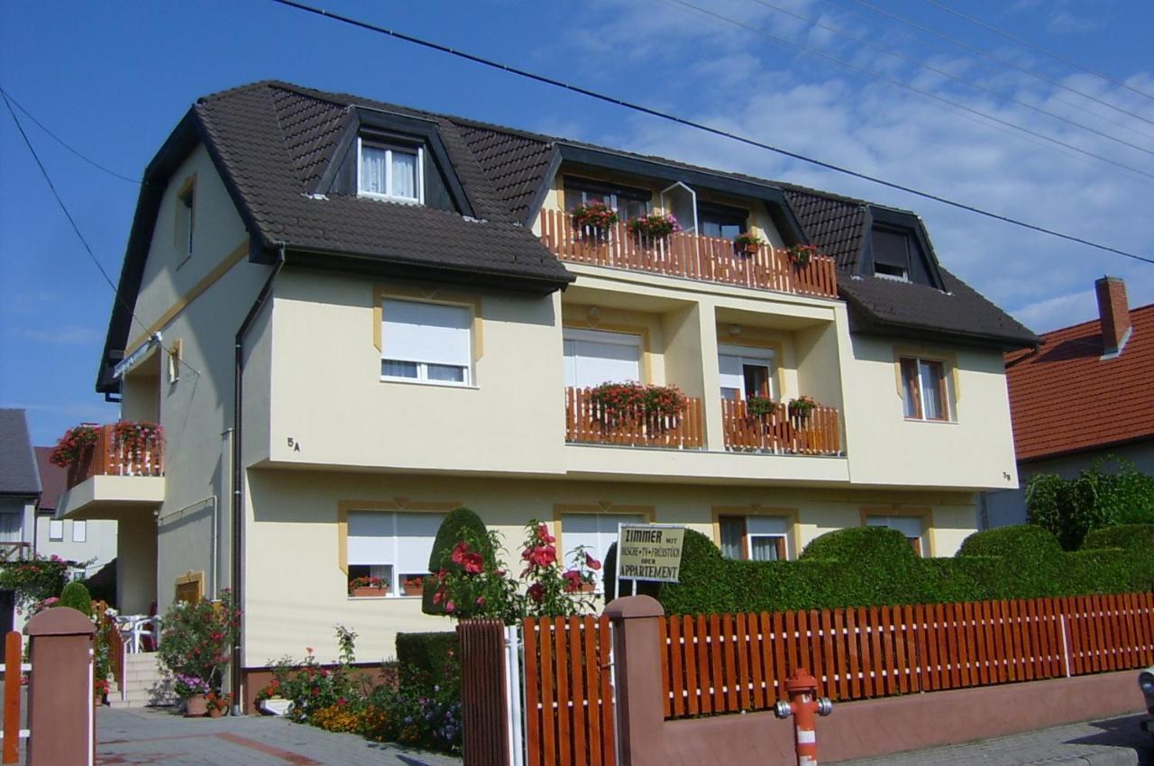 Judit Vendeghaz Heviz Exterior photo